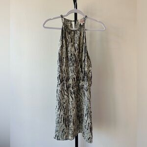 This lovely minidress is perfect for a night out.